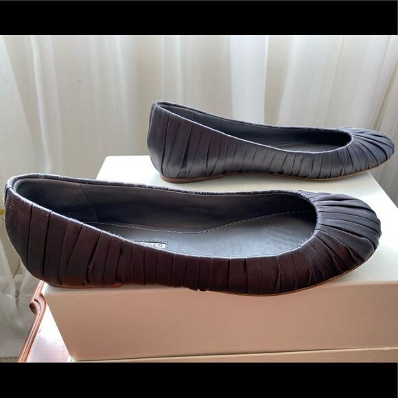 Vera Wang Lavender Ballet Flats Grey Rushed Fabric Size 7 Balletcore Nordstrom - Picture 4 of 12